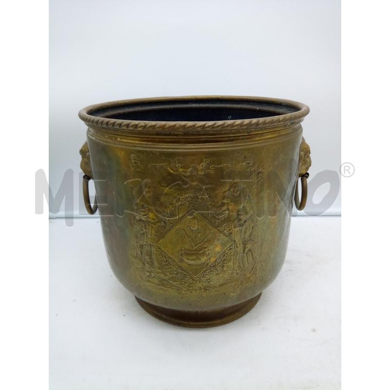 CACHEPOT OTTONE DECORO A SBALZO DUE MANICI | Mercatino dell'Usato Roma porta maggiore 1
