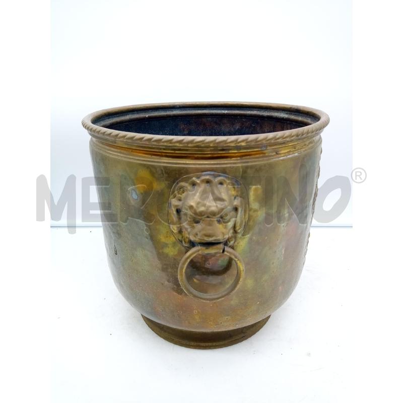 CACHEPOT OTTONE DECORO A SBALZO DUE MANICI | Mercatino dell'Usato Roma porta maggiore 2