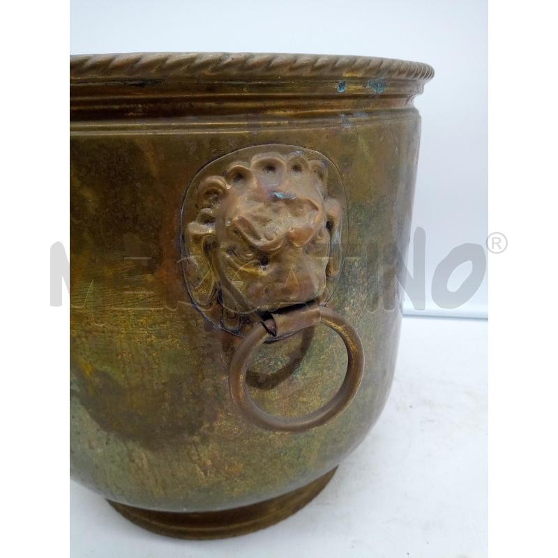 CACHEPOT OTTONE DECORO A SBALZO DUE MANICI | Mercatino dell'Usato Roma porta maggiore 4