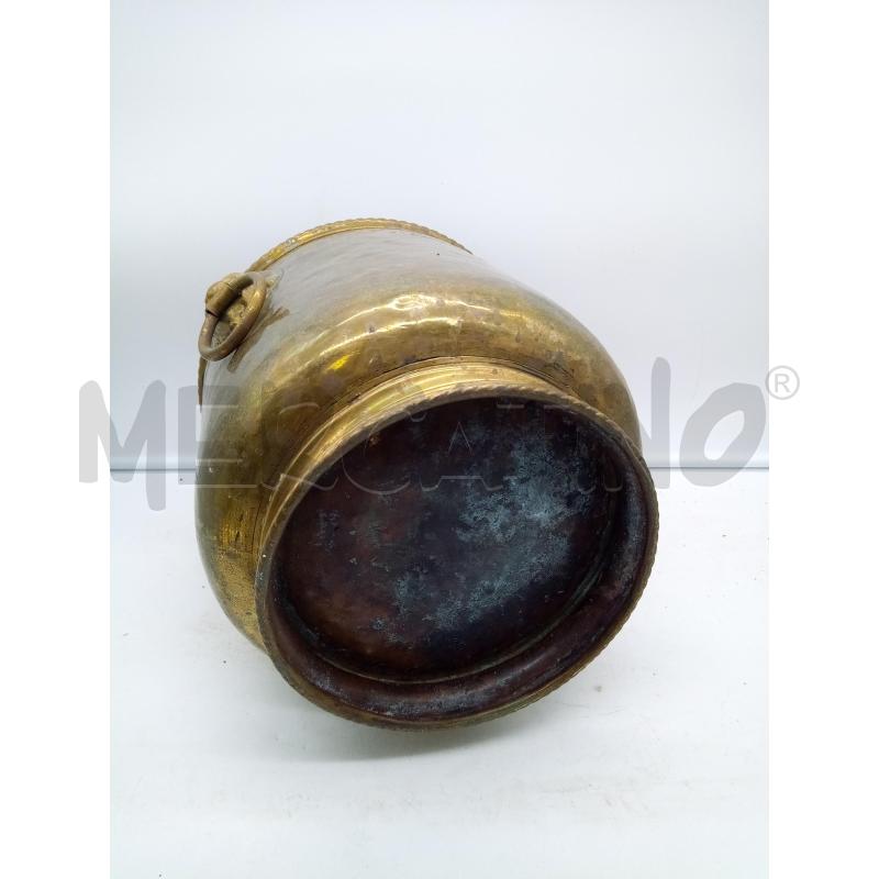 CACHEPOT OTTONE DECORO A SBALZO DUE MANICI | Mercatino dell'Usato Roma porta maggiore 5