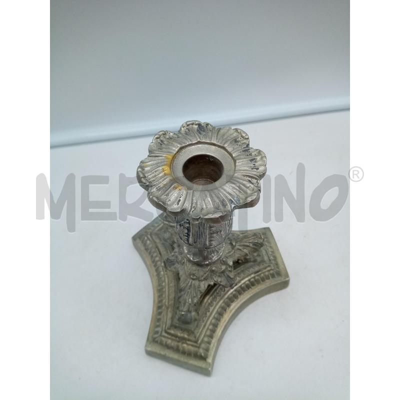CANDELABRO SHEFFIELD BASE TRIANGOLARE FOGLIE RILIEVO | Mercatino dell'Usato Roma porta maggiore 2