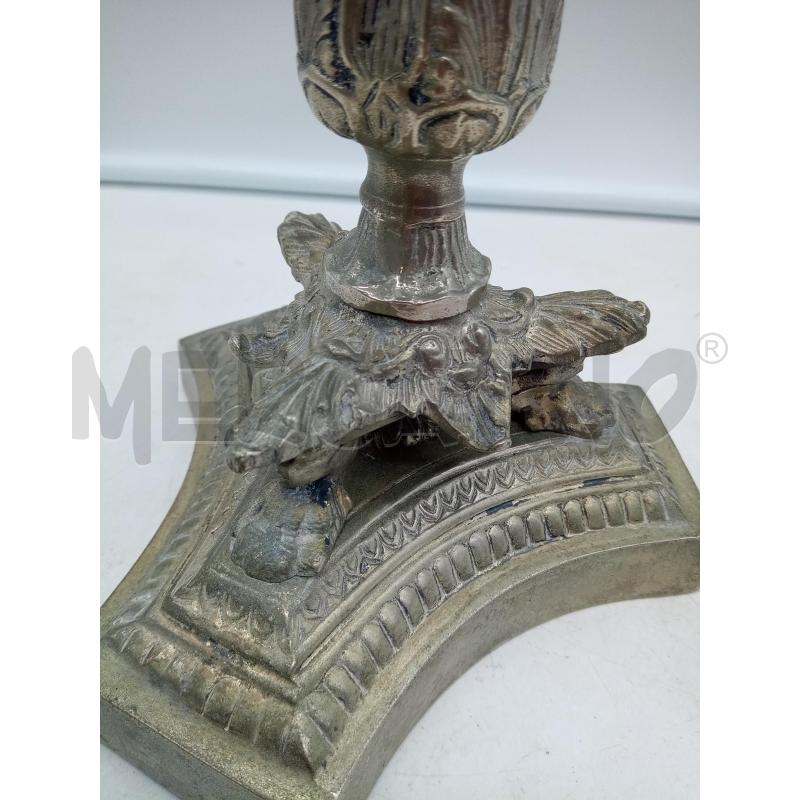 CANDELABRO SHEFFIELD BASE TRIANGOLARE FOGLIE RILIEVO | Mercatino dell'Usato Roma porta maggiore 3
