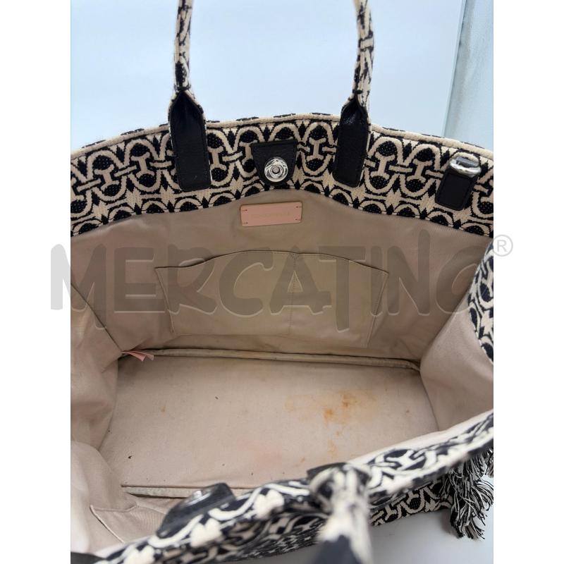 COCCINELLE BORSA DONNA TESSUTO FANTASIA MONOGRAM BIANCO E NERO | Mercatino dell'Usato Roma porta maggiore 5
