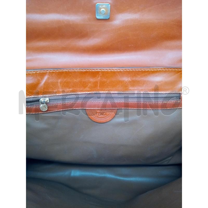 FENDI BORSA MARRONE PELLE 2 MANICI LOGO IN RILIEVO | Mercatino dell'Usato Roma porta maggiore 4