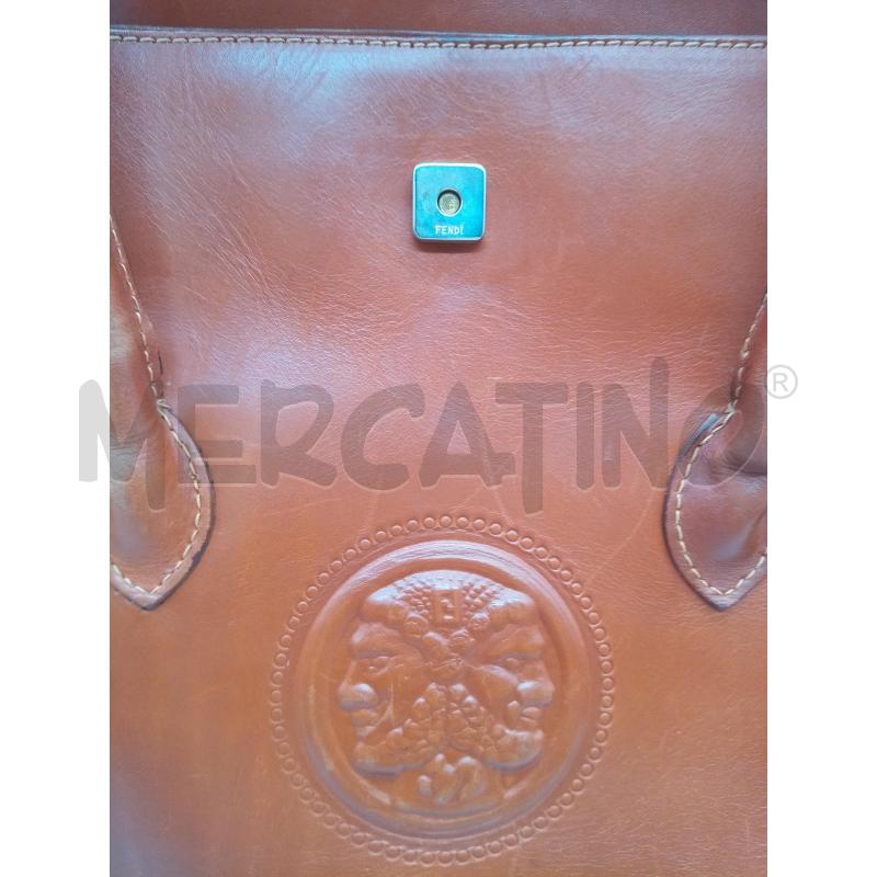 FENDI BORSA MARRONE PELLE 2 MANICI LOGO IN RILIEVO | Mercatino dell'Usato Roma porta maggiore 5