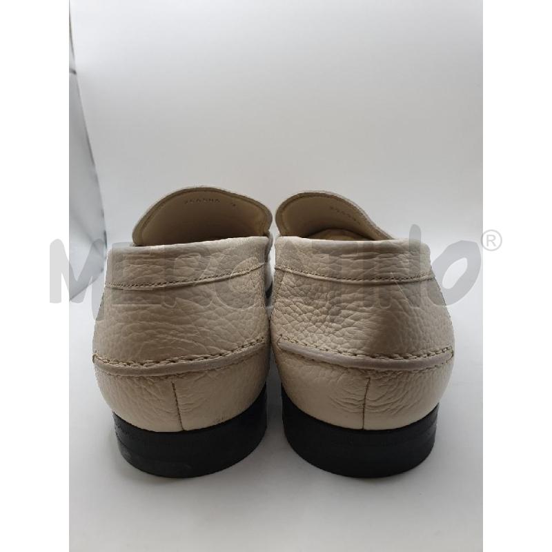GUCCI MOCASSINI UOMO BIANCHI PELLE MARTELLATA LOGHETTO ARGENTATO | Mercatino dell'Usato Roma porta maggiore 5