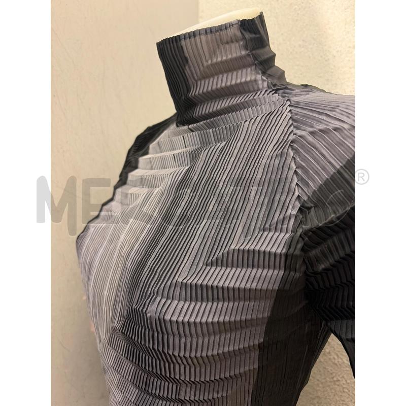ISSEY MIYAKE MAGLIA DONNA NERA GRIGIA PLISSETTATA | Mercatino dell'Usato Roma porta maggiore 3
