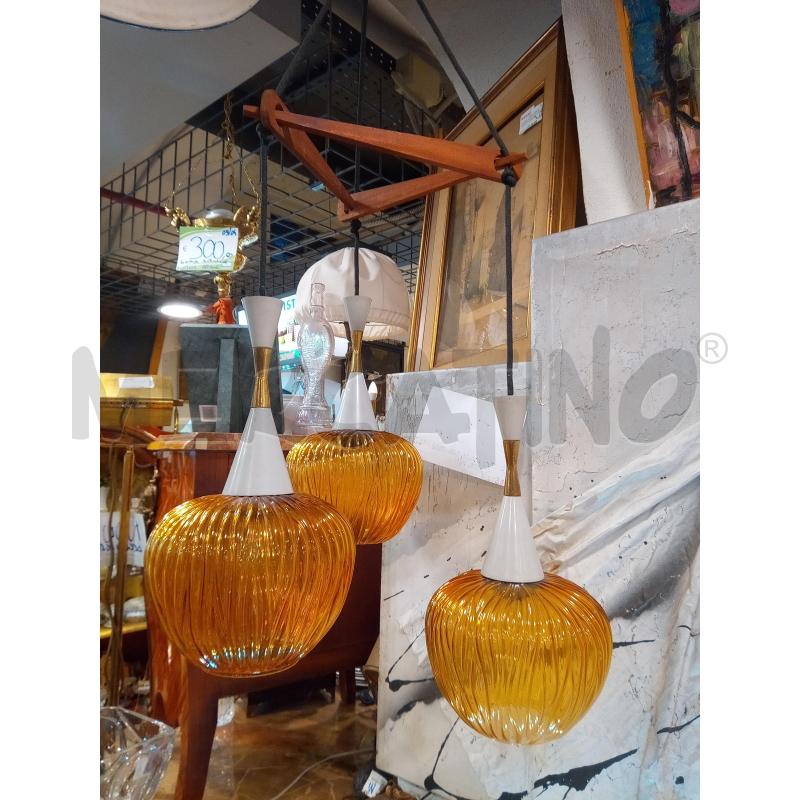 LAMPADARIO 3L MID CENTURY PARALUMI AMBRATI CONI METALLO  | Mercatino dell'Usato Roma porta maggiore 1