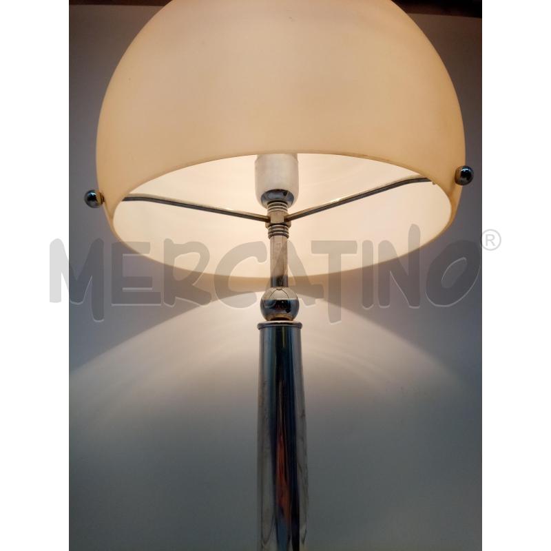 LAMPADA BASE CROMATA PARALUME TONDO VETRO ROSA | Mercatino dell'Usato Roma porta maggiore 4