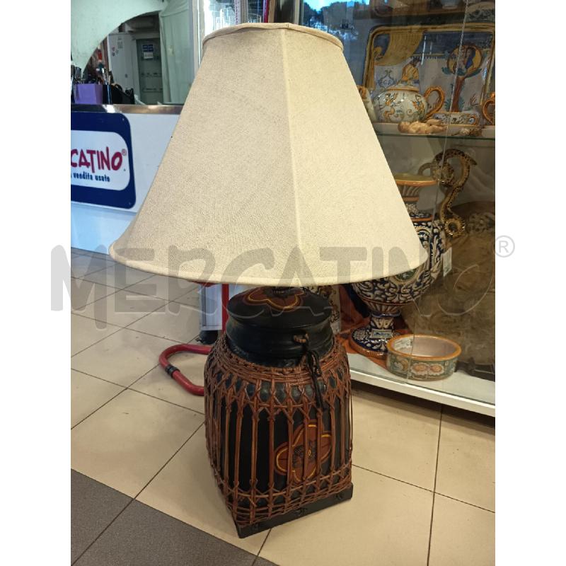 LAMPADA BASE LEGNO LACCATO DIPINTO PARALUME ORIENTALE  | Mercatino dell'Usato Roma porta maggiore 1