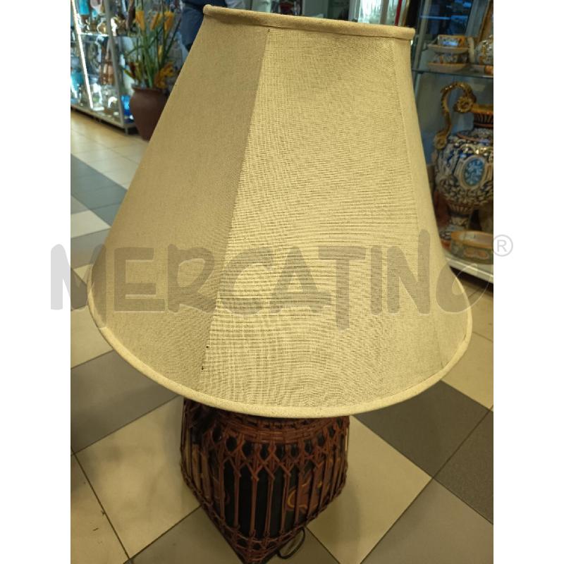 LAMPADA BASE LEGNO LACCATO DIPINTO PARALUME ORIENTALE  | Mercatino dell'Usato Roma porta maggiore 4