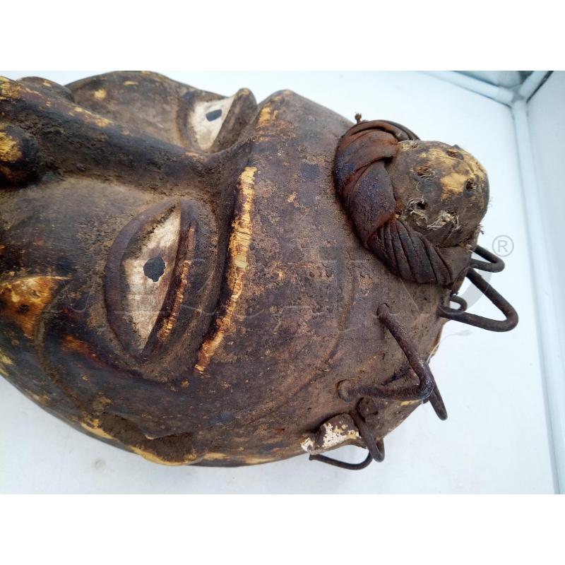 MASCHERA AFRO CHIODI  | Mercatino dell'Usato Roma porta maggiore 2