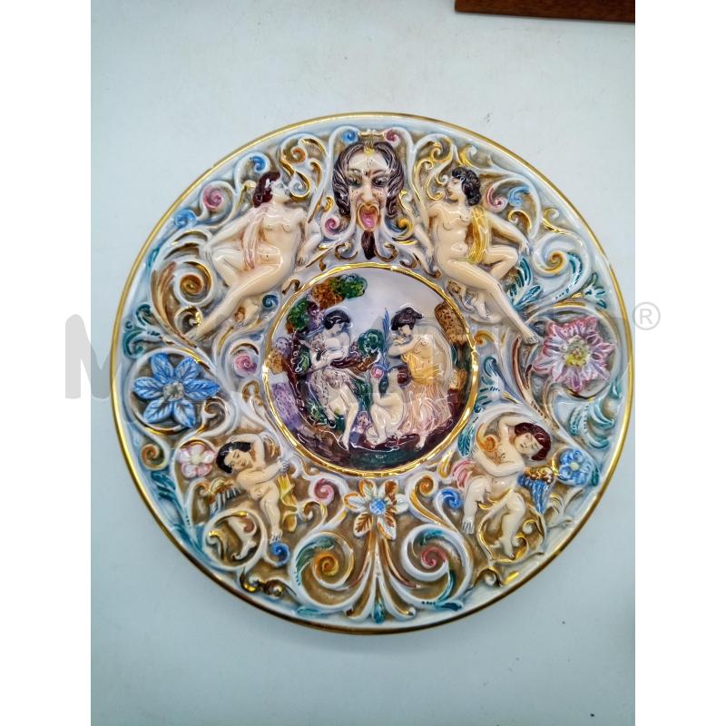 PIATTONE CERAMICA CDM PUTTI RILIEVO MASCHERONE | Mercatino dell'Usato Roma porta maggiore 1