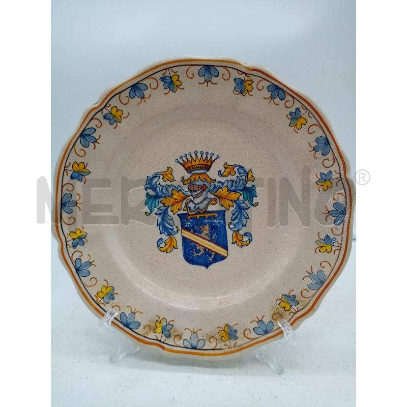 PIATTO MURO CERAMICA GRAZIA DERUTA STEMMA ARALDICO | Mercatino dell'Usato Roma porta maggiore 1