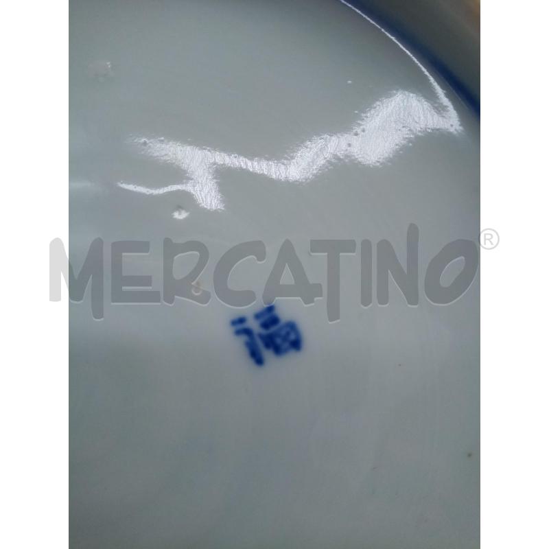 PIATTO PORCELLANA IMARI DECORO ROSSO BLU EPOCA  | Mercatino dell'Usato Roma porta maggiore 5