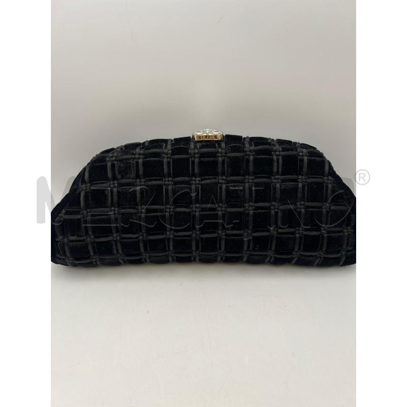 POCHETTE CHANEL TIMELESS IN VELLUTO NERO LOGO GIOIELLO  | Mercatino dell'Usato Roma porta maggiore 1