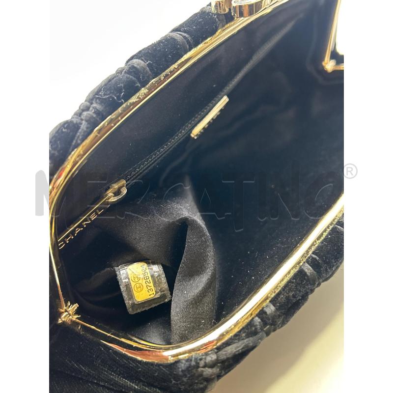 POCHETTE CHANEL TIMELESS IN VELLUTO NERO LOGO GIOIELLO  | Mercatino dell'Usato Roma porta maggiore 5