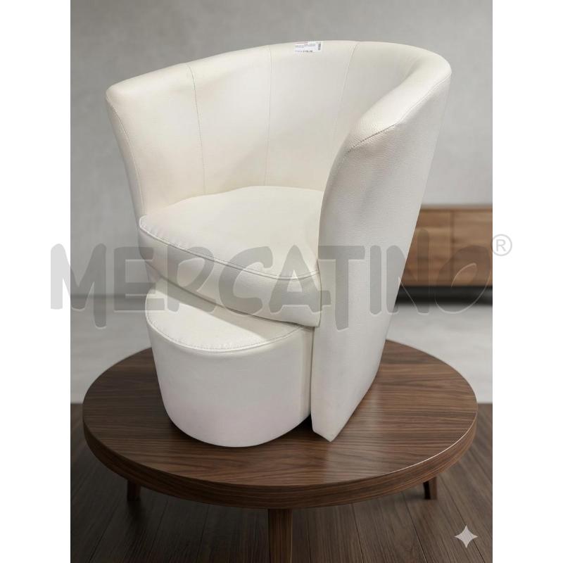 POLTRONCINA BIANCA A POZZETTO | Mercatino dell'Usato Roma porta maggiore 1