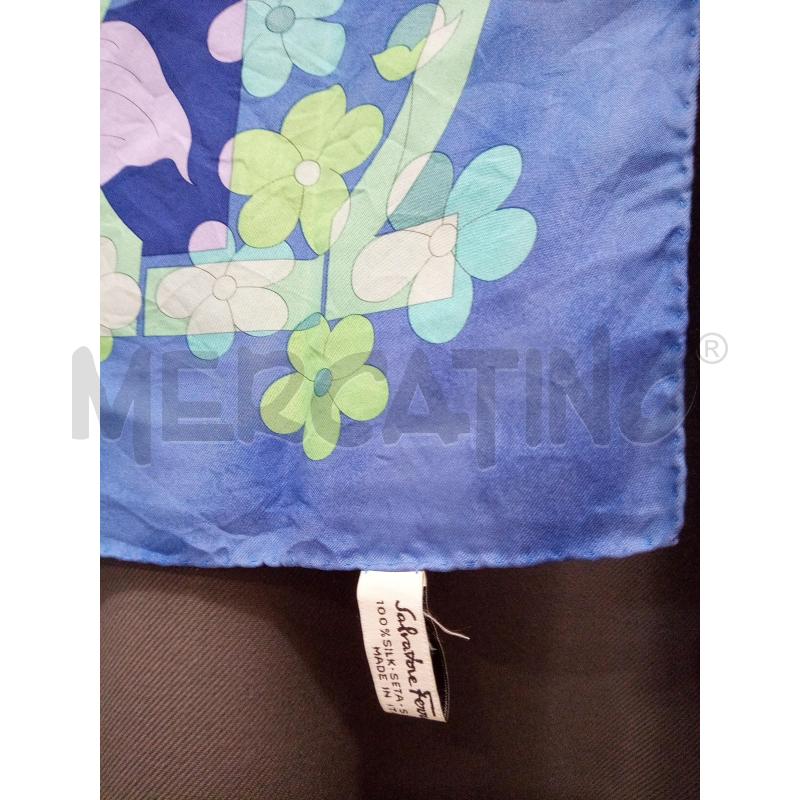 SALVATORE FERRAGAMO FOULARD AZZURRO FIORI LILLIUM | Mercatino dell'Usato Roma porta maggiore 4