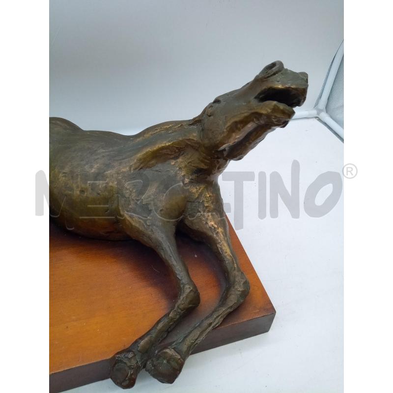 SCULTURA BRONZO CAVALLO DISTESO BASE LEGNO | Mercatino dell'Usato Roma porta maggiore 2
