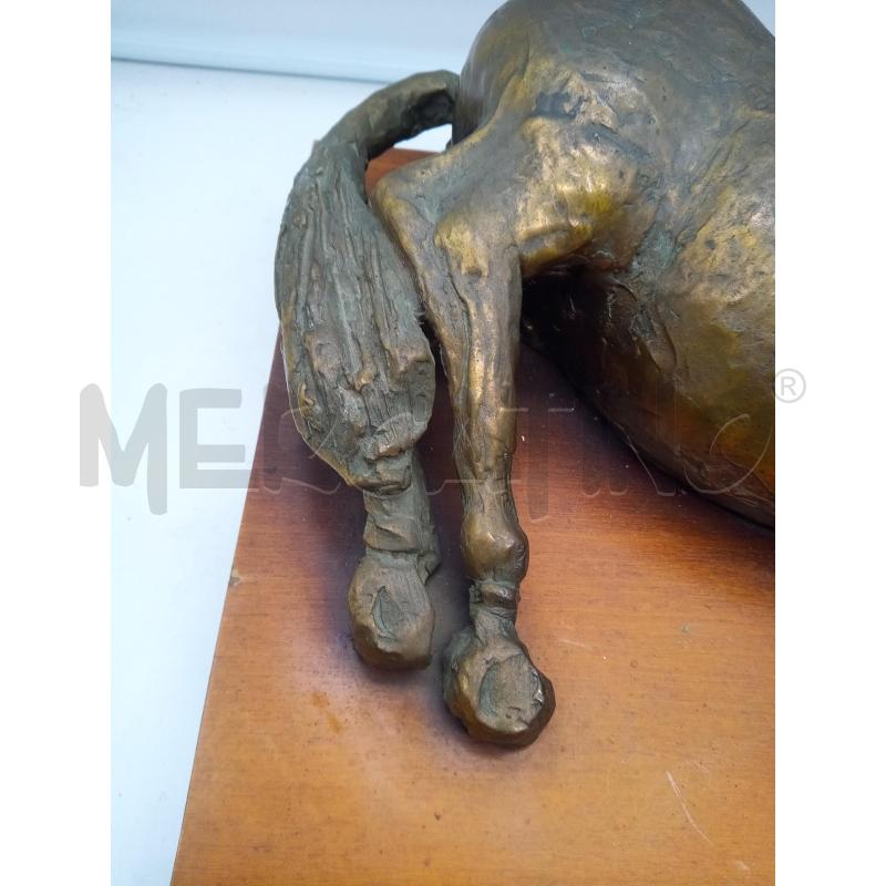 SCULTURA BRONZO CAVALLO DISTESO BASE LEGNO | Mercatino dell'Usato Roma porta maggiore 3