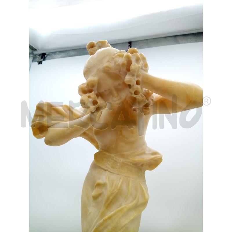 SCULTURA MARMO CARRARA FIGURA FEMMINILE IN ESTASI DIONISIACA | Mercatino dell'Usato Roma porta maggiore 2