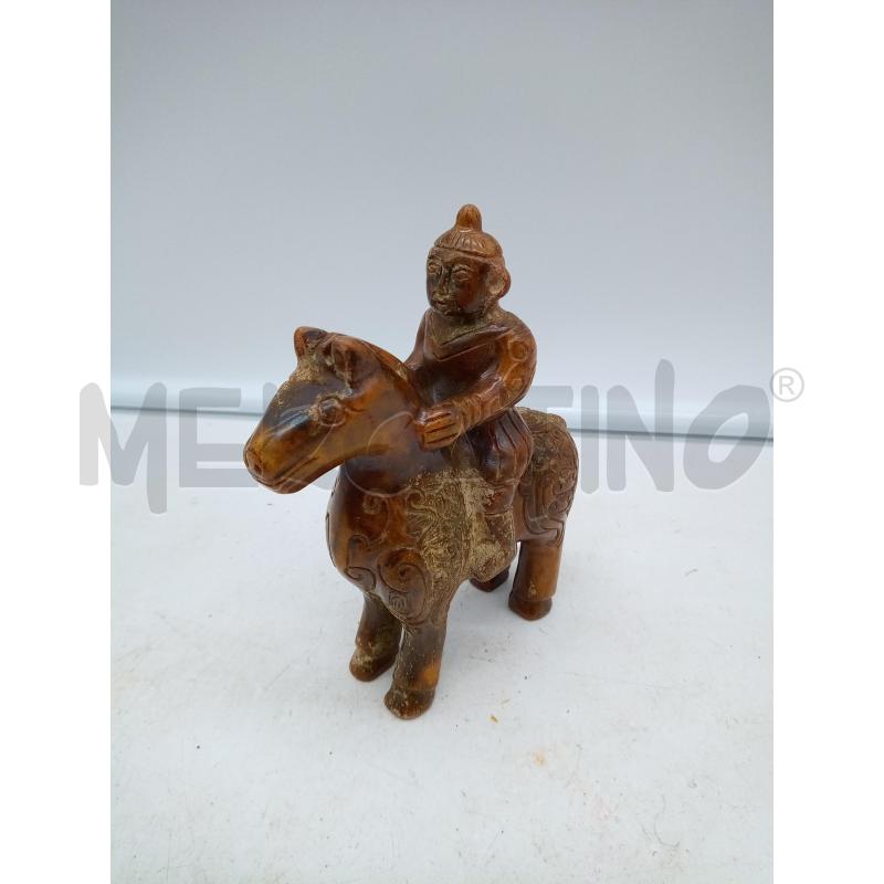 SCULTURA PIETRA CAVALIERE ORIENTALE | Mercatino dell'Usato Roma porta maggiore 1