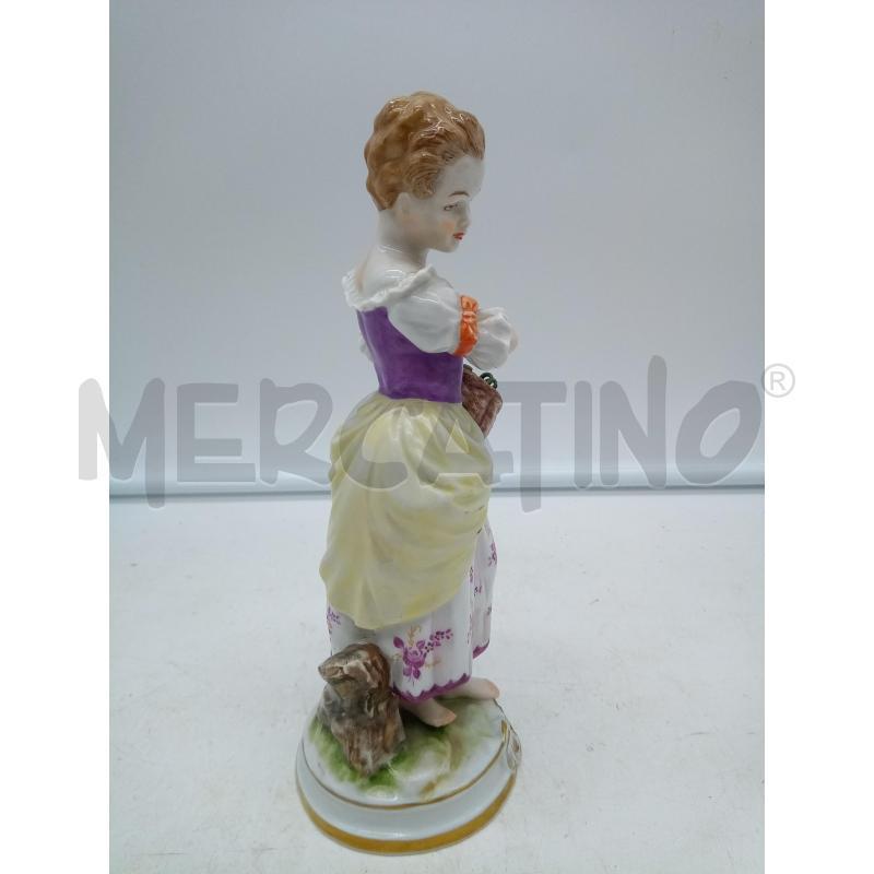 SCULTURA PORC GERMANY DONNA CON CESTO FIORITO | Mercatino dell'Usato Roma porta maggiore 2