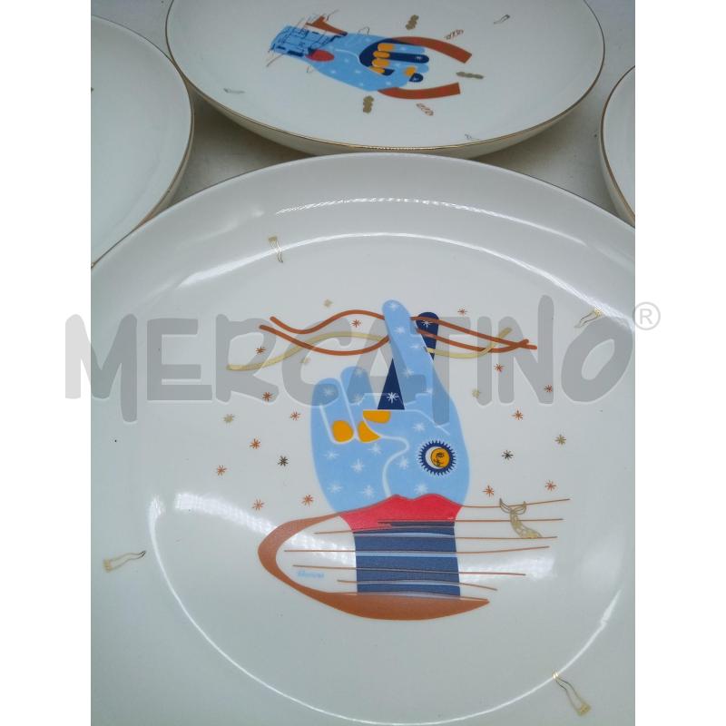 SET PIATTI PORCELLANA VOLIELLO LA FORTUNA TRA LE MANI | Mercatino dell'Usato Roma porta maggiore 2