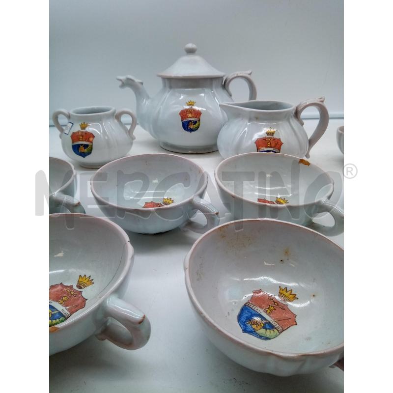 SET TAZZE THE ALFREDO SANTARELLI STEMMA ARALDICO DIPINTO DIFETTI | Mercatino dell'Usato Roma porta maggiore 2