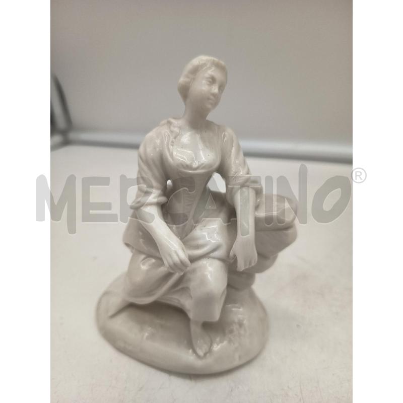 STATUINA PORCELLANA GINORI BIANCA DAMA  | Mercatino dell'Usato Roma porta maggiore 1