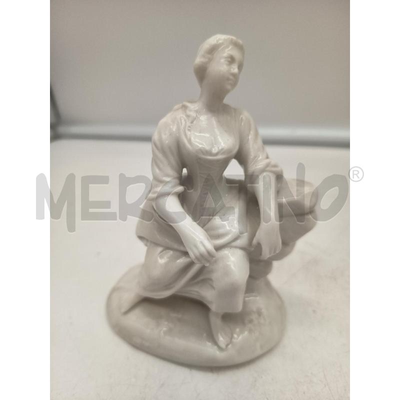 STATUINA PORCELLANA GINORI BIANCA DAMA  | Mercatino dell'Usato Roma porta maggiore 2