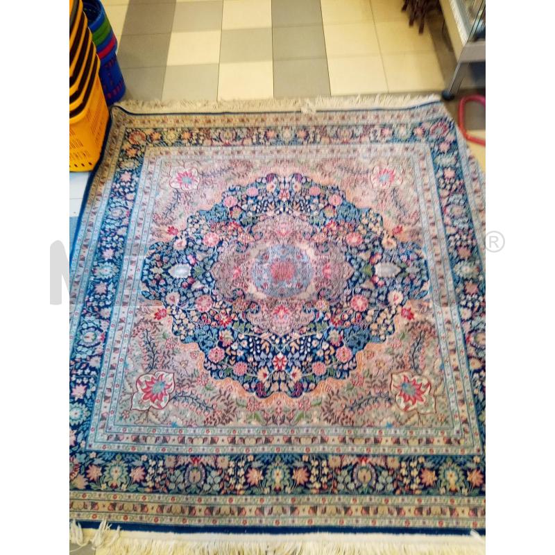 TAPPETO 190X184 FLOREALE TONI BLU ROSA | Mercatino dell'Usato Roma porta maggiore 1