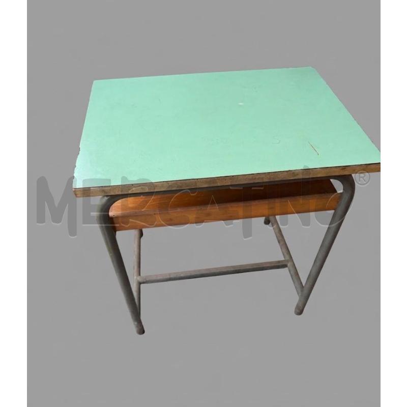 TAVOLO IN FORMICA PICCOLO BLU | Mercatino dell'Usato Roma porta maggiore 1