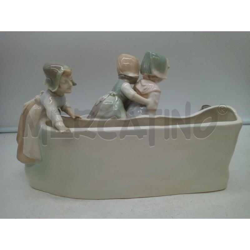 VASO CERAMICA AMPHORA AUSTRIA BAMBINI DIFETTI  | Mercatino dell'Usato Roma porta maggiore 2