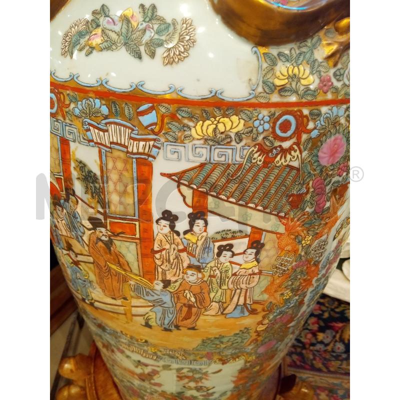 VASO MONUMENTALE PORCELLANA DIPINTA CHINA BASE LEGNO  | Mercatino dell'Usato Roma porta maggiore 2