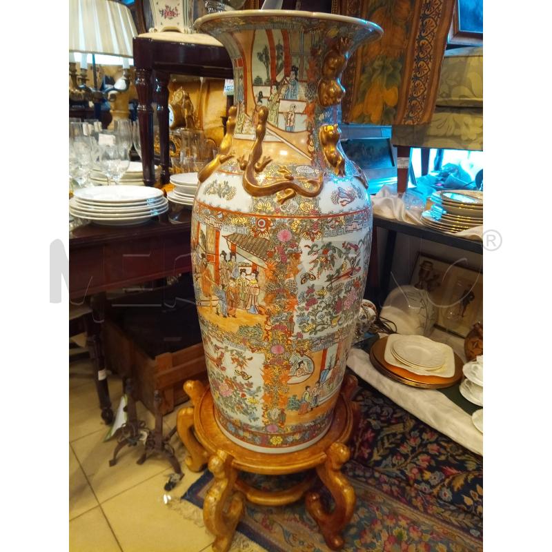VASO MONUMENTALE PORCELLANA DIPINTA CHINA BASE LEGNO  | Mercatino dell'Usato Roma porta maggiore 5