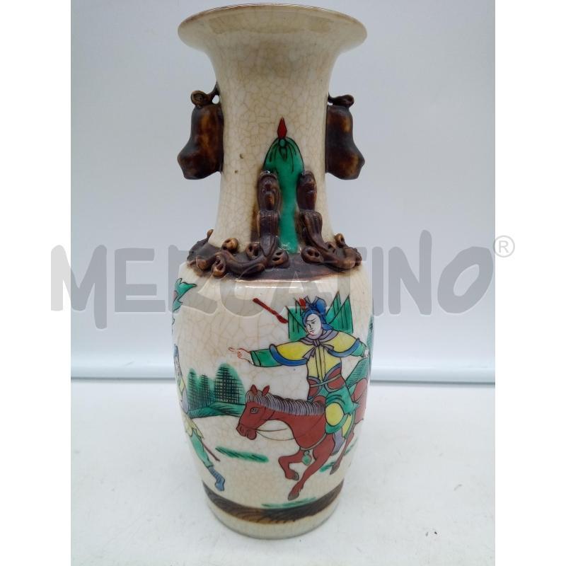 VASO PORCELLANA CAVALIERE GIAPPONESE DIPINTO  | Mercatino dell'Usato Roma porta maggiore 1