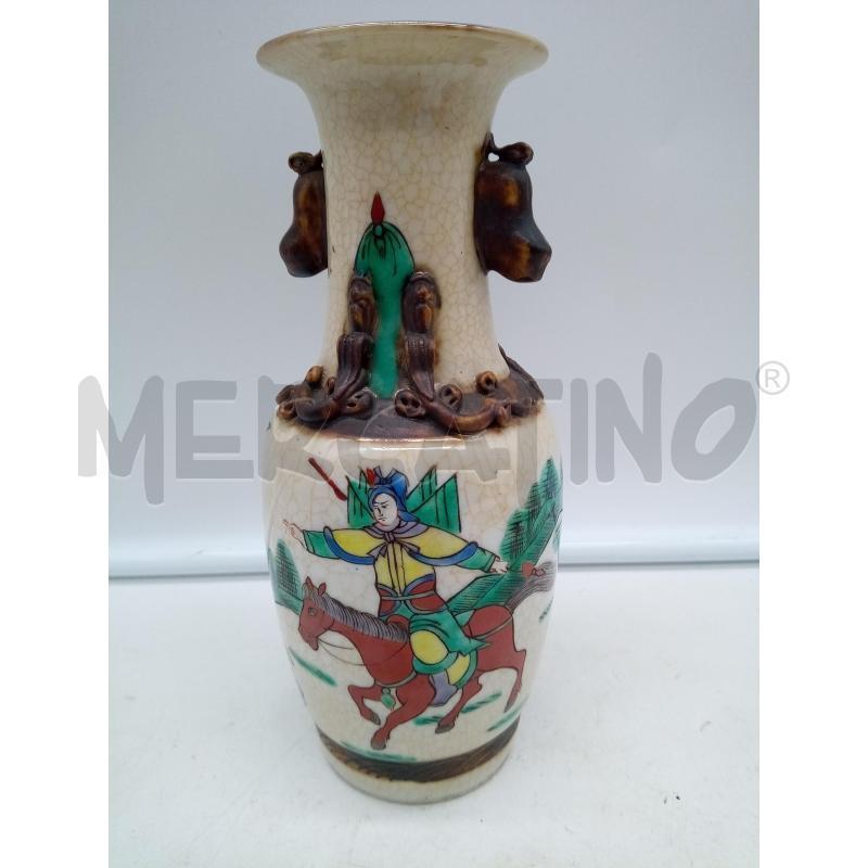 VASO PORCELLANA CAVALIERE GIAPPONESE DIPINTO  | Mercatino dell'Usato Roma porta maggiore 2
