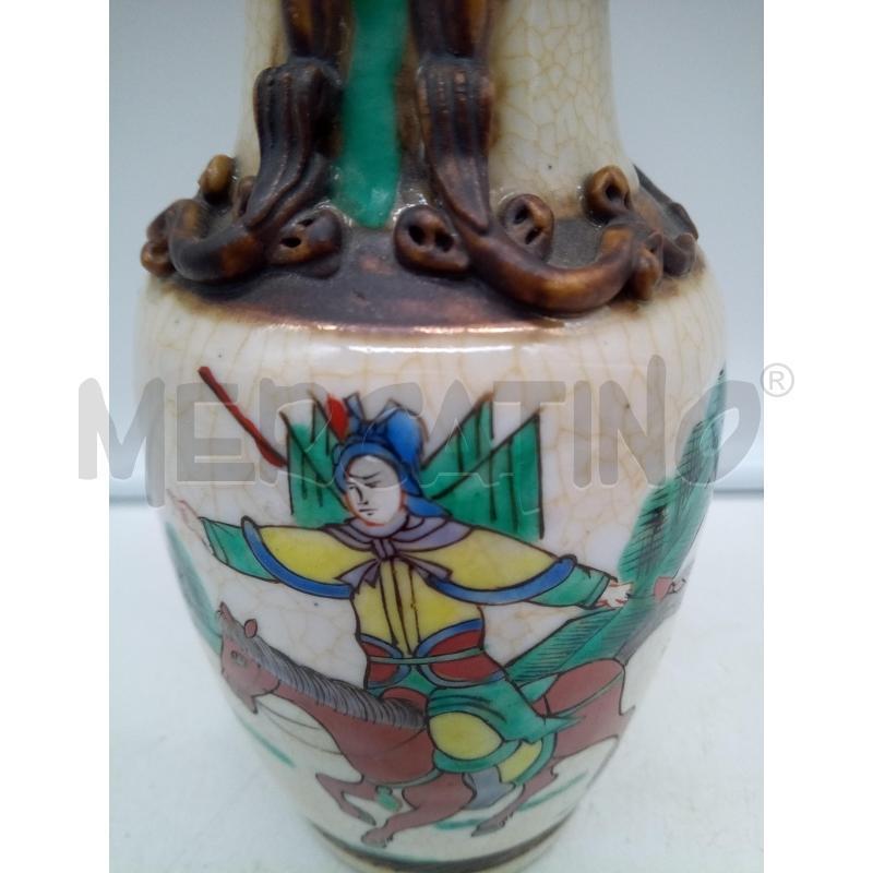 VASO PORCELLANA CAVALIERE GIAPPONESE DIPINTO  | Mercatino dell'Usato Roma porta maggiore 3
