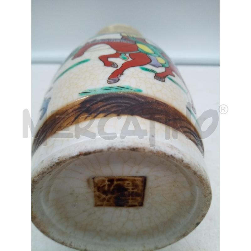 VASO PORCELLANA CAVALIERE GIAPPONESE DIPINTO  | Mercatino dell'Usato Roma porta maggiore 4