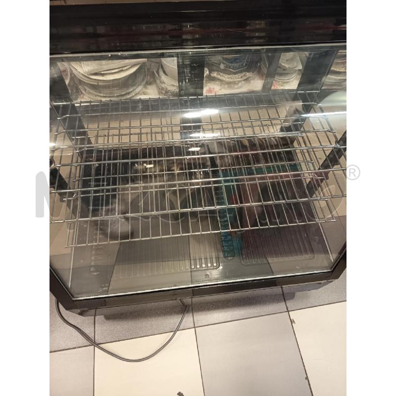 VETRINA ESPOSITRICE REFRIGERATA DUE PIANI | Mercatino dell'Usato Roma porta maggiore 1