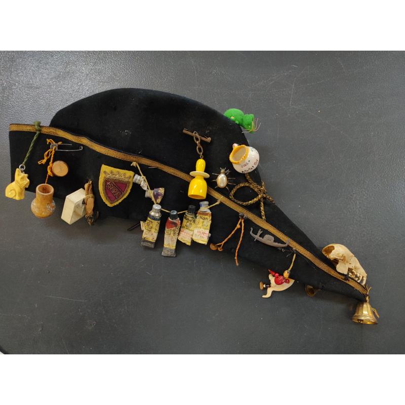 CAPPELLO GOLIARDICO UOMO ANNI40 UNIVERSITA' | Mercatino dell'Usato  Roma-axa-casal palocco