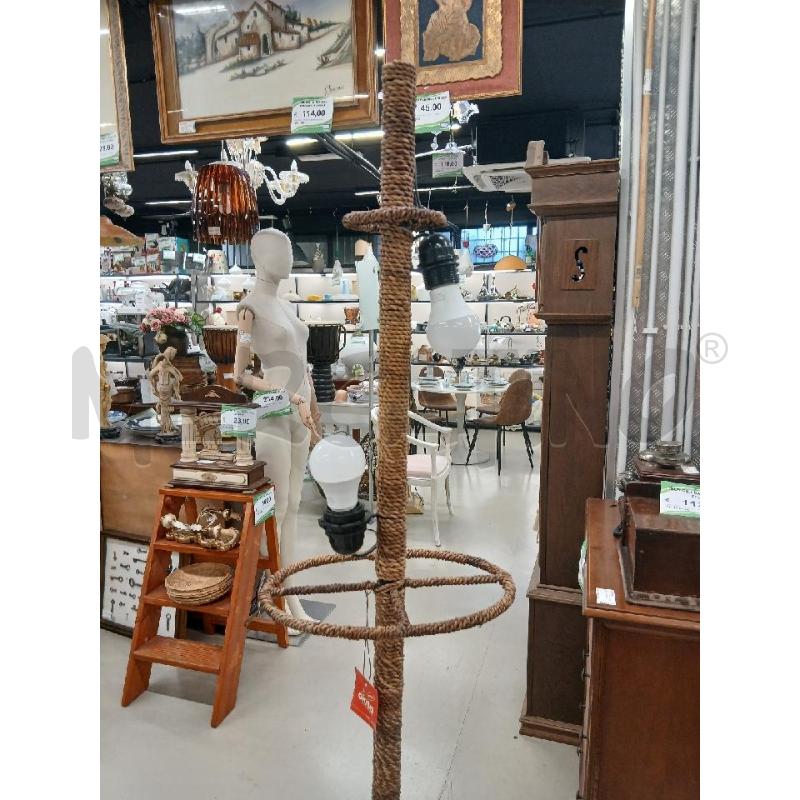 LAMPADA MANICHINO DONNA  | Mercatino dell'Usato Roma-axa-casal palocco 3