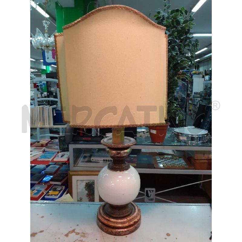 LAMPADA SFERA CERAMICA BASE LEGNO | Mercatino dell'Usato Roma monteverde 1