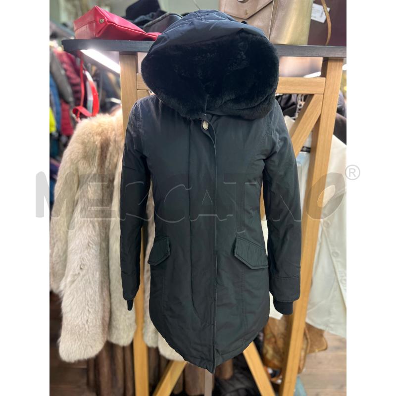 PIUMINO DONNA WOOLRICH NERO PELO CAPPUCCIO | Mercatino dell'Usato Roma monteverde 1