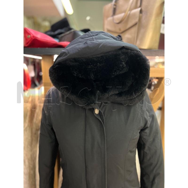 PIUMINO DONNA WOOLRICH NERO PELO CAPPUCCIO | Mercatino dell'Usato Roma monteverde 2