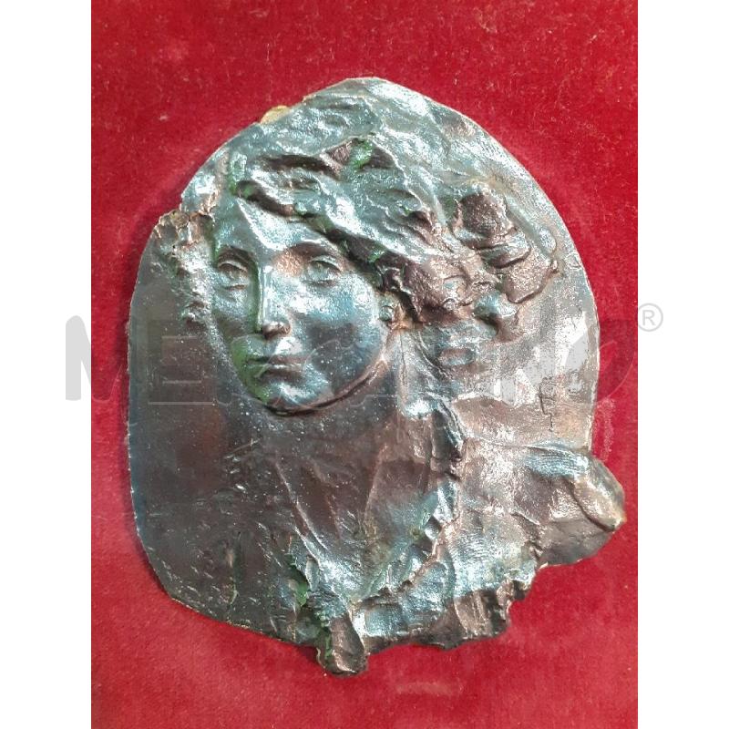 QUADRUCCIO BASSORILIEVO VELLUTO ROSSO | Mercatino dell'Usato Roma monteverde 2