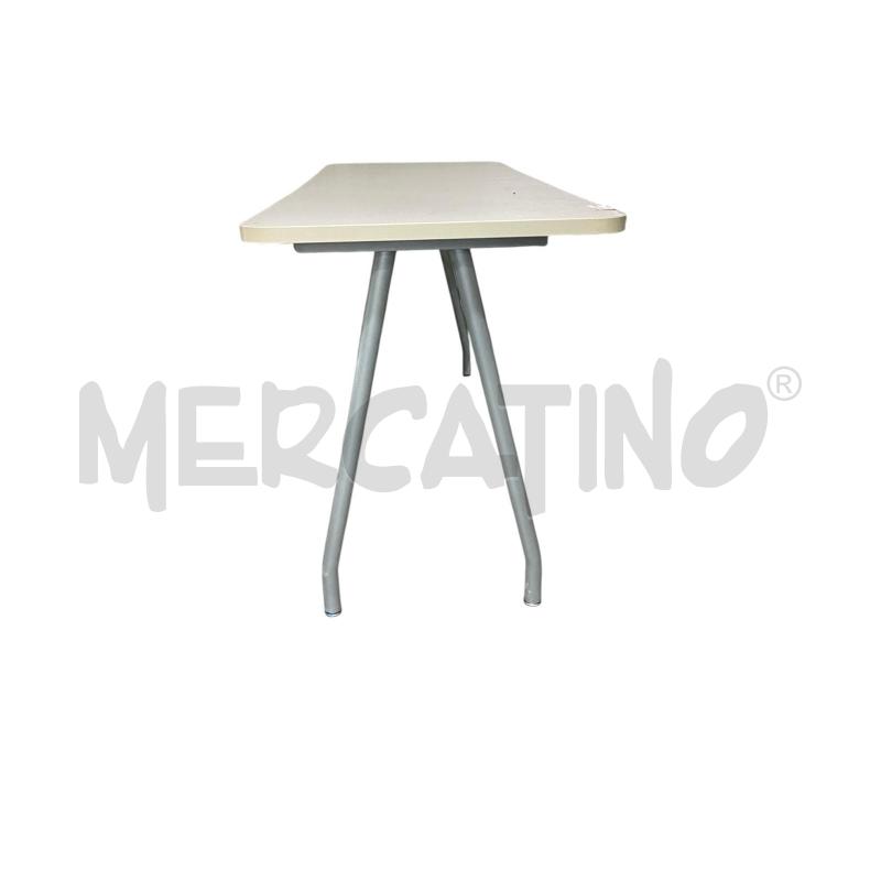 SCRIVANIA LEGNO CHIARO GAMBE IN FERRO | Mercatino dell'Usato Roma monteverde 1