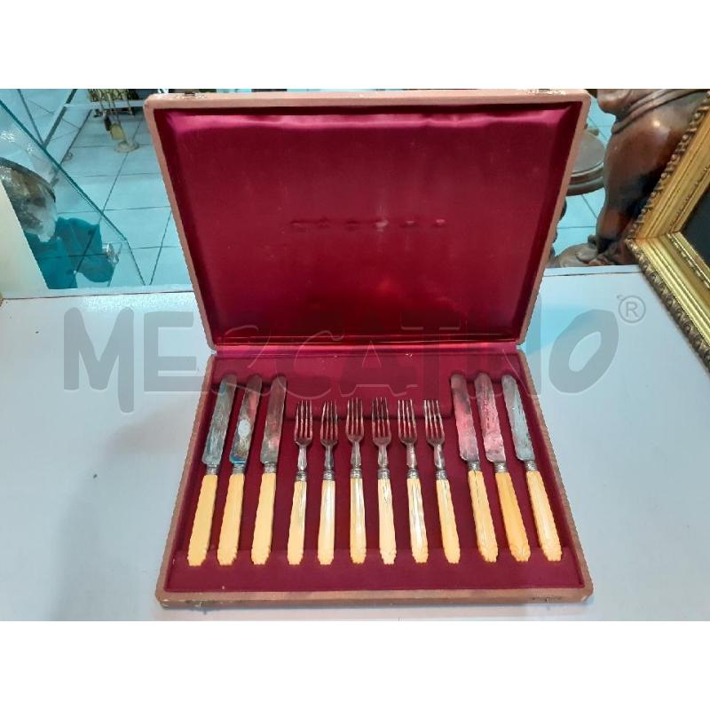 SERVIZIO POSATE BEIGE MANICO BEIGE | Mercatino dell'Usato Roma monteverde 1